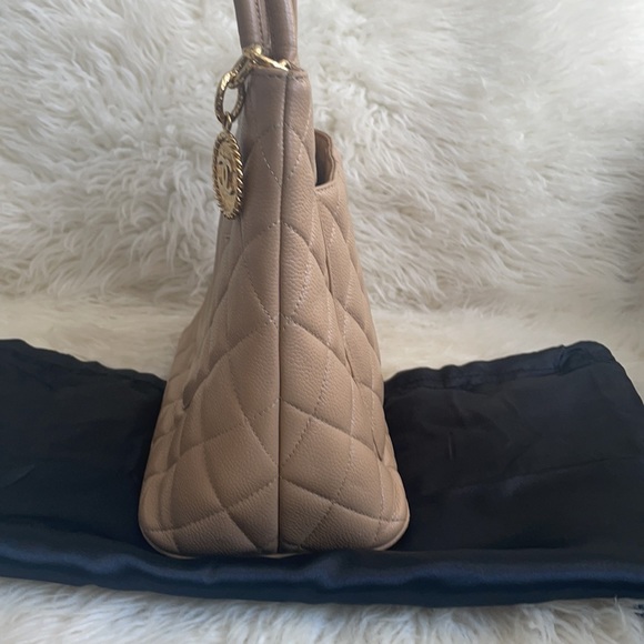 Chanel Medallion Tote - Picture 4 of 17